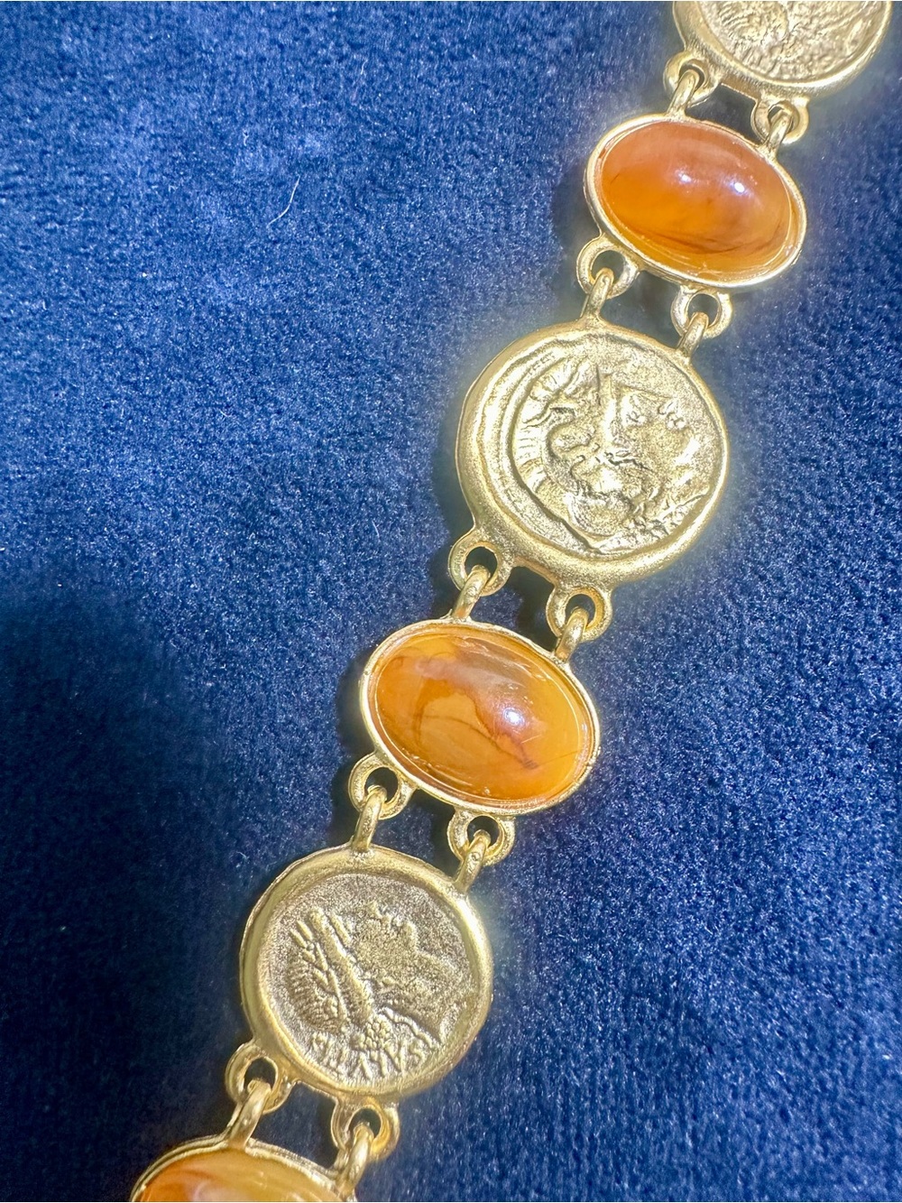 True Vtg 1980’s -90’s Matte Greek Coin & Lucite Cabochon Panel Bracelet /USA - Picture 4 of 8